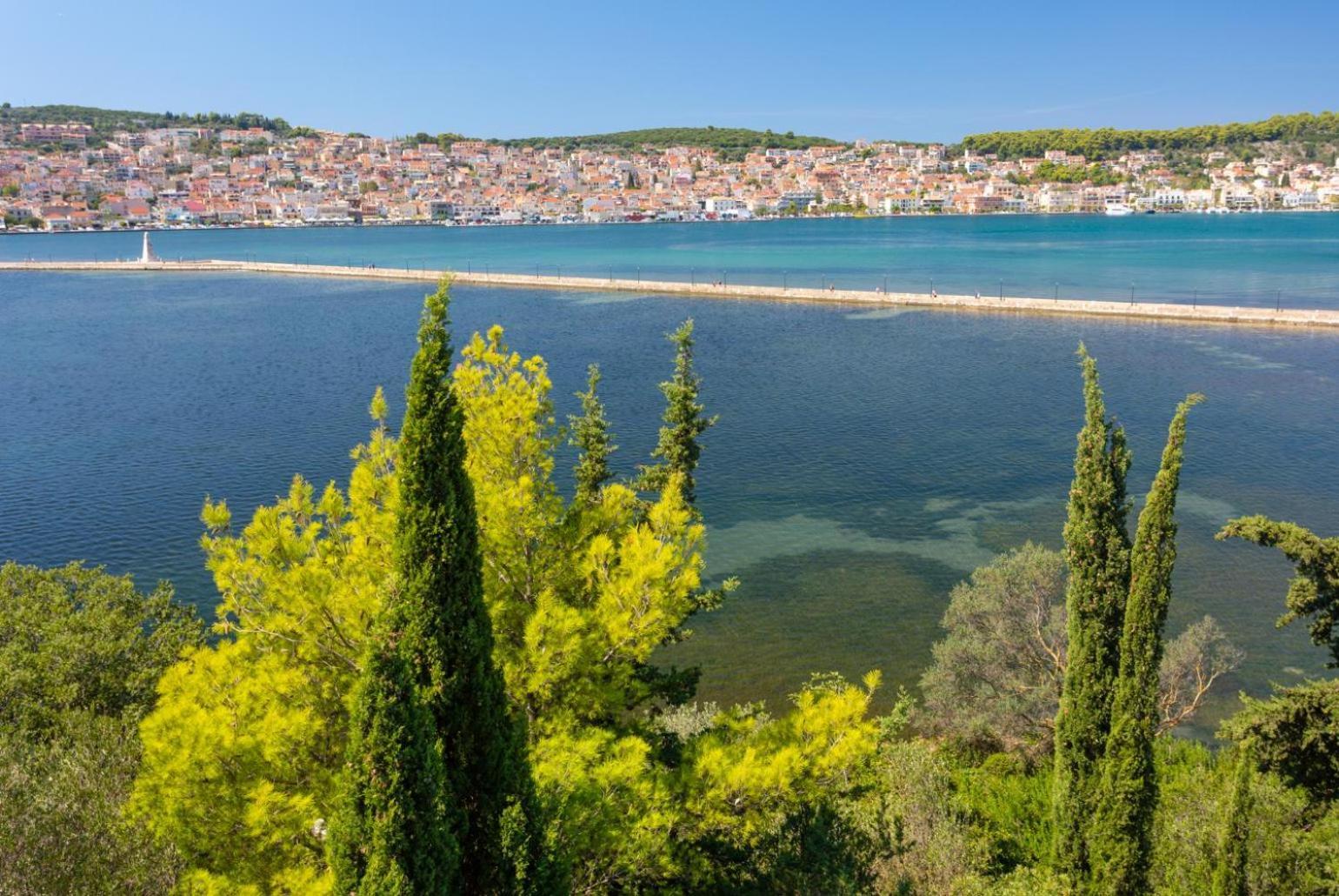 Villa Fedra Poros  Екстериор снимка
