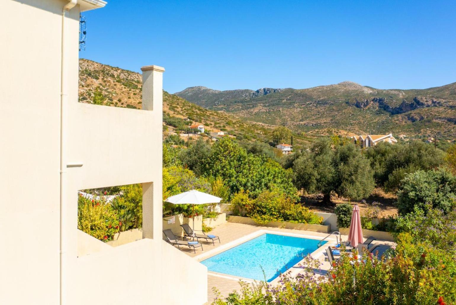 Villa Fedra Poros  Екстериор снимка